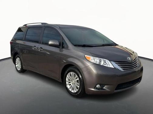 2017 Toyota Sienna XLE