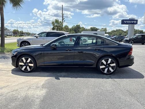 2024 Volvo S60 Recharge Plug-In Hybrid T8 Ultimate Dark Theme