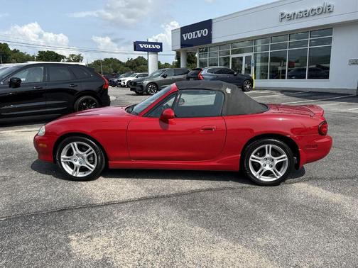 Classic Red 2005 Mazda MX-5 Miata Cloth