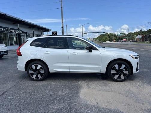 2024 Volvo XC60 Recharge Plug-In Hybrid T8 Plus Dark Theme