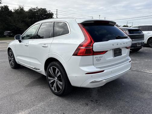 2023 Volvo XC60 Recharge Plug-In Hybrid T8 Ultimate Bright Theme