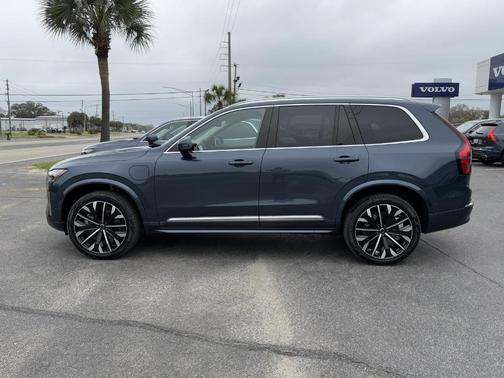 2025 Volvo XC90 Plug-In Hybrid T8 Ultra 7-Seater