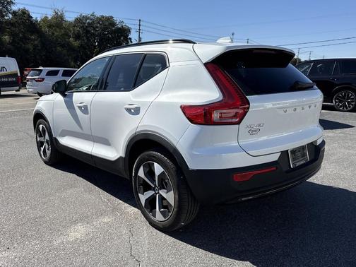 2026 Volvo XC40 B5 Plus