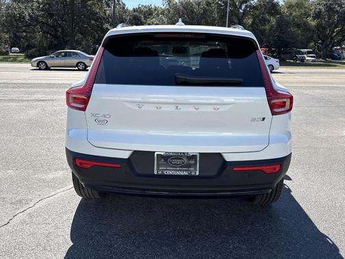 2026 Volvo XC40 B5 Plus