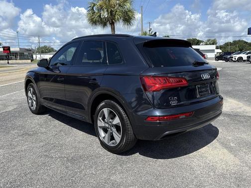 2020 Audi Q5 45 Titanium Premium