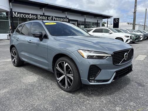 Gray Metallic 2023 Volvo XC60 B5 Ultimate Dark Theme