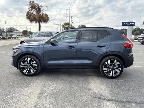 Denim Blue 2026 Volvo XC40 B5 Ultra