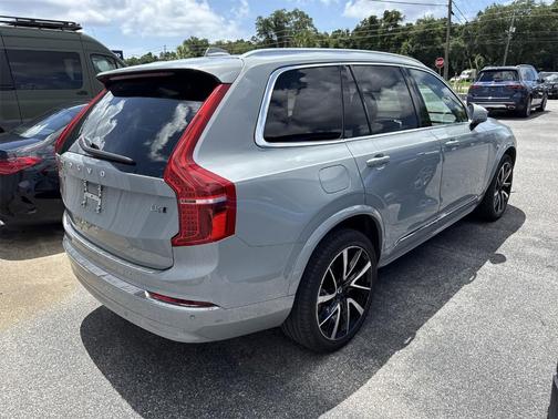 2024 Volvo XC90 B6 Plus Bright Theme 7-Seater