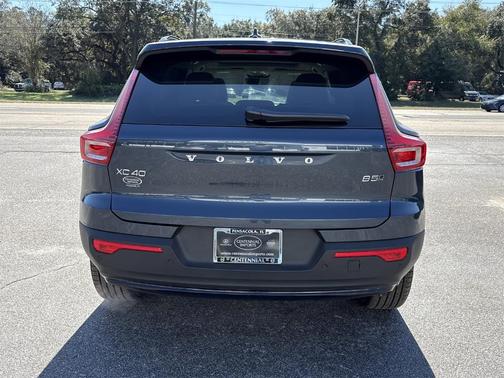 2026 Volvo XC40 B5 Ultra