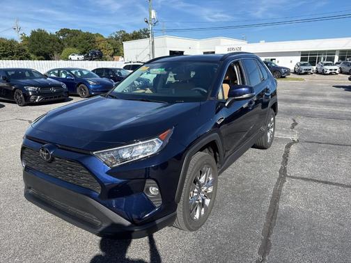 2021 Toyota RAV4 XLE Premium