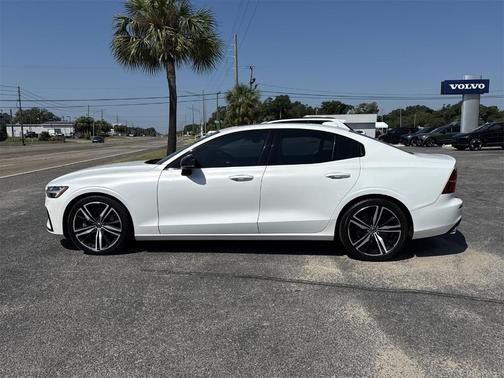 2019 Volvo S60 T5 R-Design