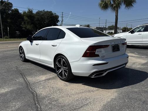 2019 Volvo S60 T5 R-Design