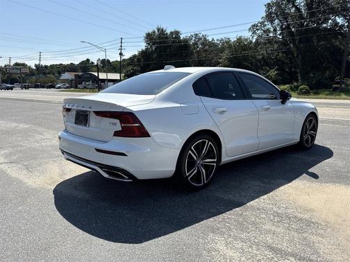 2019 Volvo S60 T5 R-Design