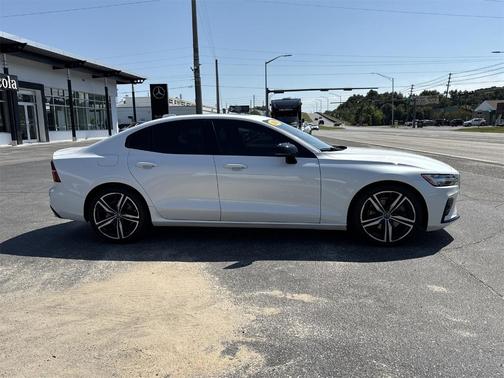 2019 Volvo S60 T5 R-Design