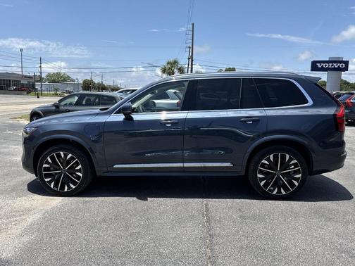 Denim Blue Metallic 2026 Volvo XC90 Plug-In Hybrid T8 Ultra 7-Seater