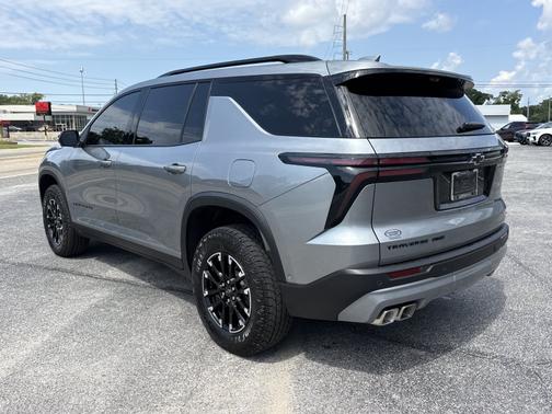 Sterling Gray Metallic 2026 Chevrolet Traverse Z71