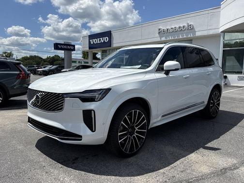 Crystal White Pearl 2026 Volvo XC90 B6 Plus 7-Seater