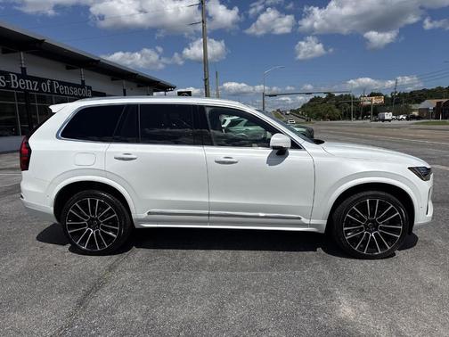 Crystal White Pearl 2026 Volvo XC90 B6 Plus 7-Seater