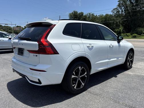 Crystal White 2026 Volvo XC60 B5 Core