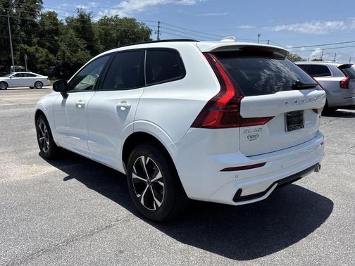 Crystal White 2026 Volvo XC60 B5 Core