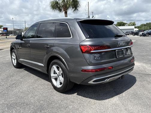 2021 Audi Q7 55 Premium