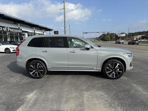 2025 Volvo XC90 B6 Plus 7-Seater