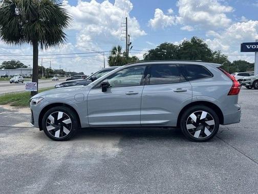 2025 Volvo XC60 Plug-In Hybrid T8 Plus
