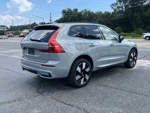 2025 Volvo XC60 Plug-In Hybrid T8 Plus