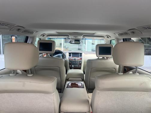 2017 INFINITI QX80 Base