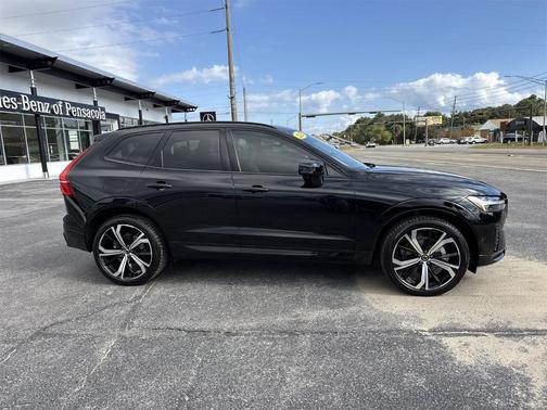 2025 Volvo XC60 B5 Ultra