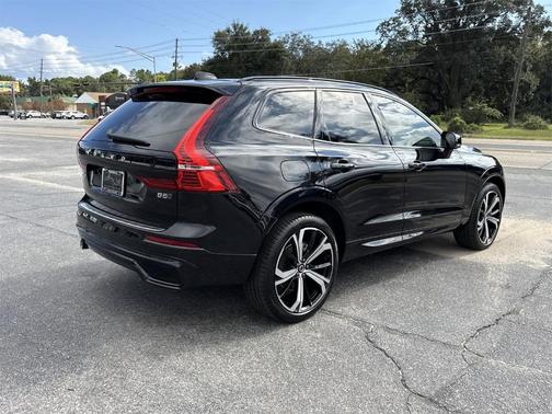 2025 Volvo XC60 B5 Ultra