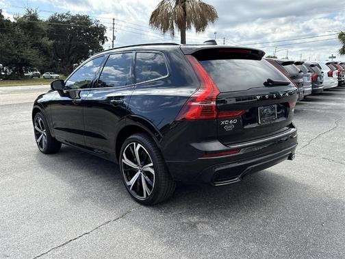 2025 Volvo XC60 B5 Ultra