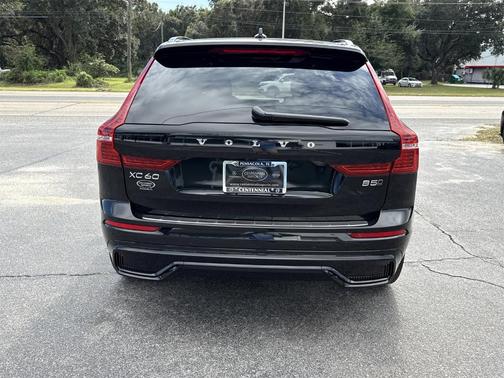 2025 Volvo XC60 B5 Ultra