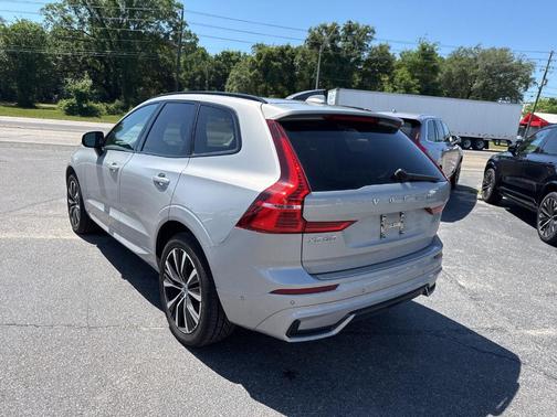 Silver 2023 Volvo XC60 B5 Plus Dark Theme