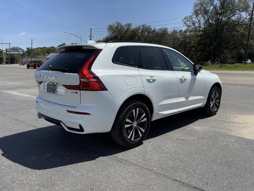 2025 Volvo XC60 B5 Core