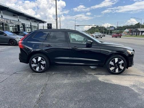 2025 Volvo XC60 Plug-In Hybrid T8 Plus
