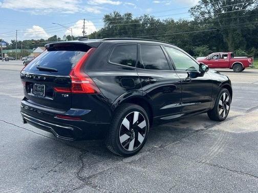 2025 Volvo XC60 Plug-In Hybrid T8 Plus