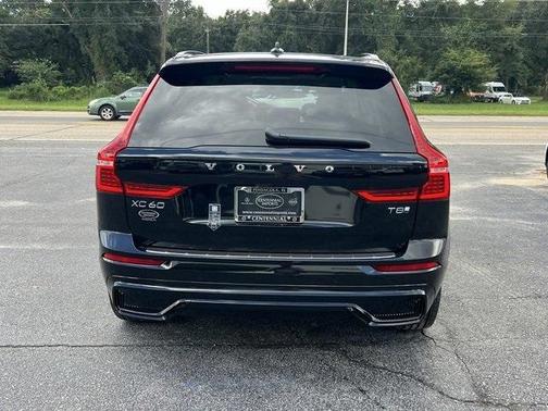 2025 Volvo XC60 Plug-In Hybrid T8 Plus