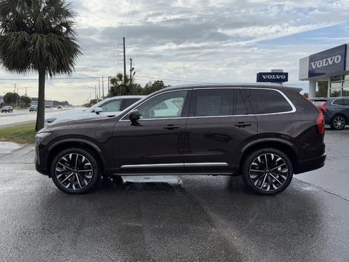 2025 Volvo XC90 Plug-In Hybrid T8 Ultra 6-Seater
