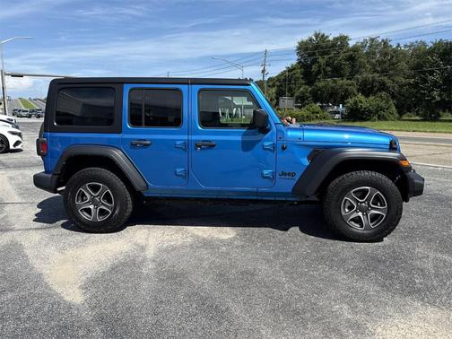 2022 Jeep Wrangler Unlimited Sport