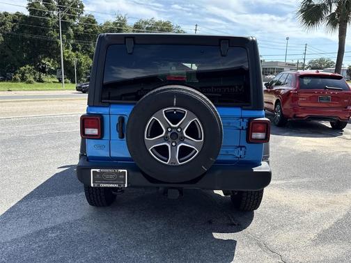 2022 Jeep Wrangler Unlimited Sport