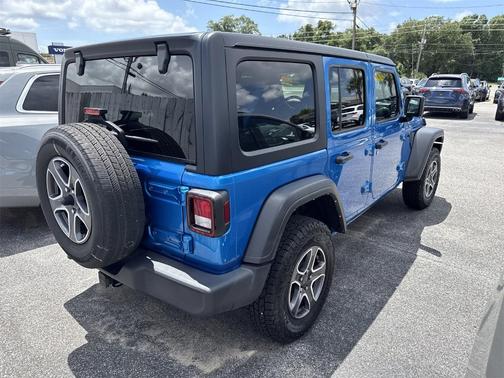 2022 Jeep Wrangler Unlimited Sport
