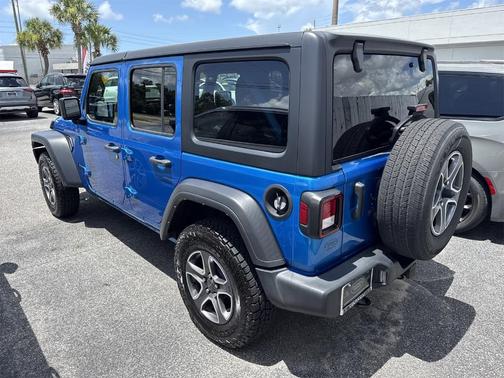 2022 Jeep Wrangler Unlimited Sport