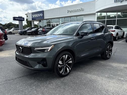 2026 Volvo XC40 B4 Plus