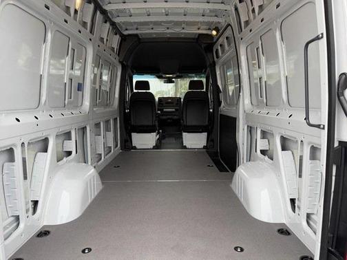 2025 Mercedes-Benz Sprinter 2500 Standard Roof