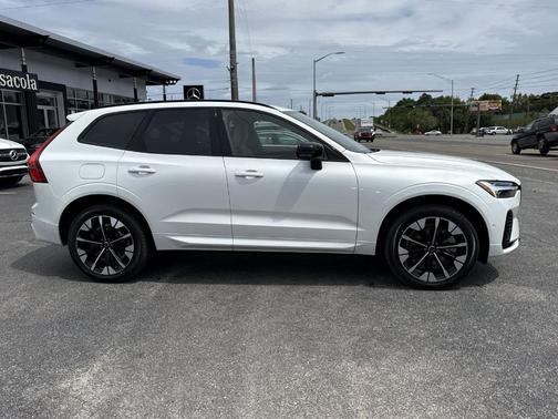 Crystal White 2026 Volvo XC60 Plug-In Hybrid T8 Plus