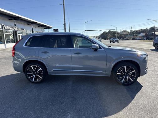 2025 Volvo XC90 B6 Plus 7-Seater