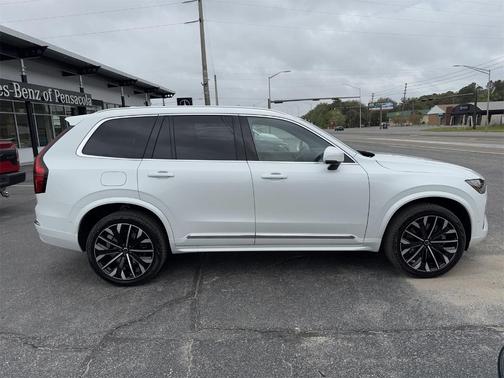 2025 Volvo XC90 Plug-In Hybrid T8 Plus 7-Seater
