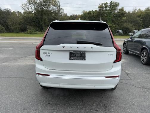 2025 Volvo XC90 Plug-In Hybrid T8 Plus 7-Seater