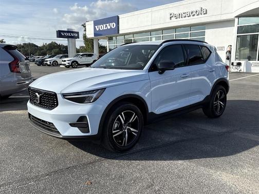 2026 Volvo XC40 B4 Core